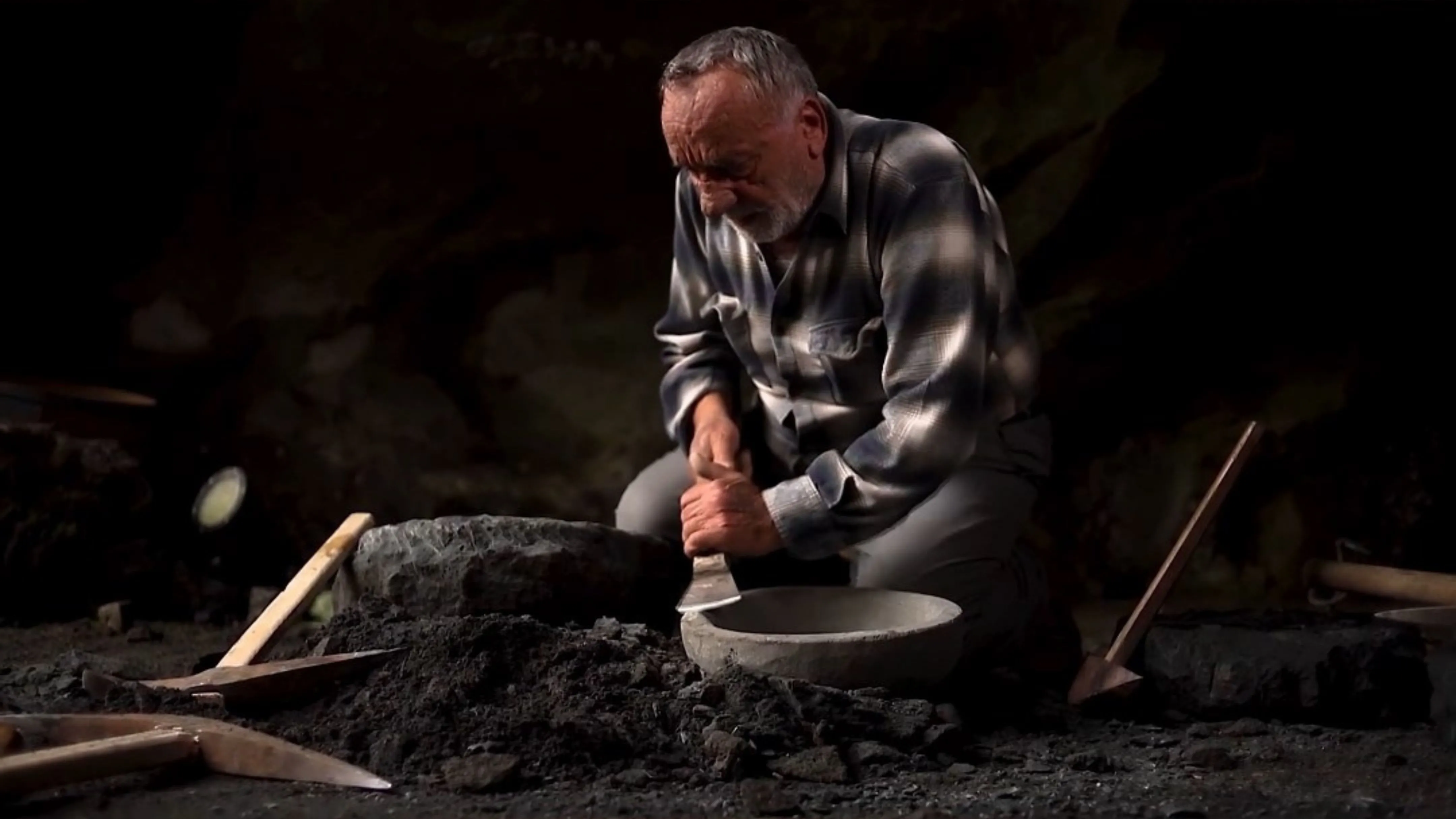 Ekmeğini taştan çıkaran adam Rize’de