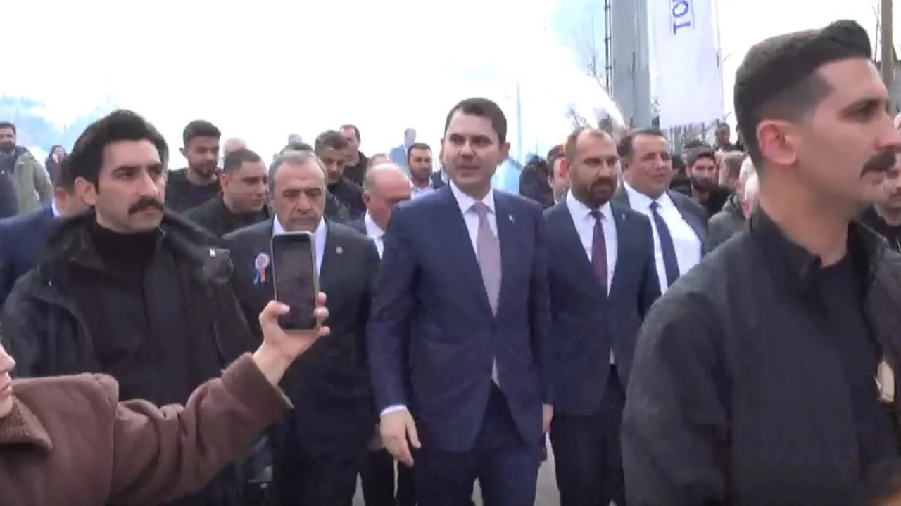 Bakan Kurum, Çorum’da ‘Ev Sahibi Türkiye’ kura çekim törenine katıldı