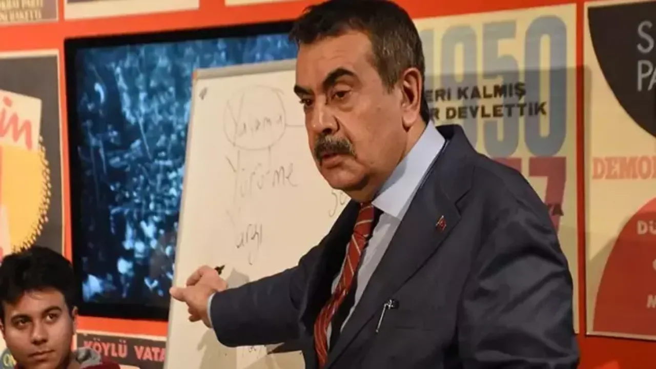 Milli Eğitim Bakanı Tekin, Aydın'da lise öğrencilerine 