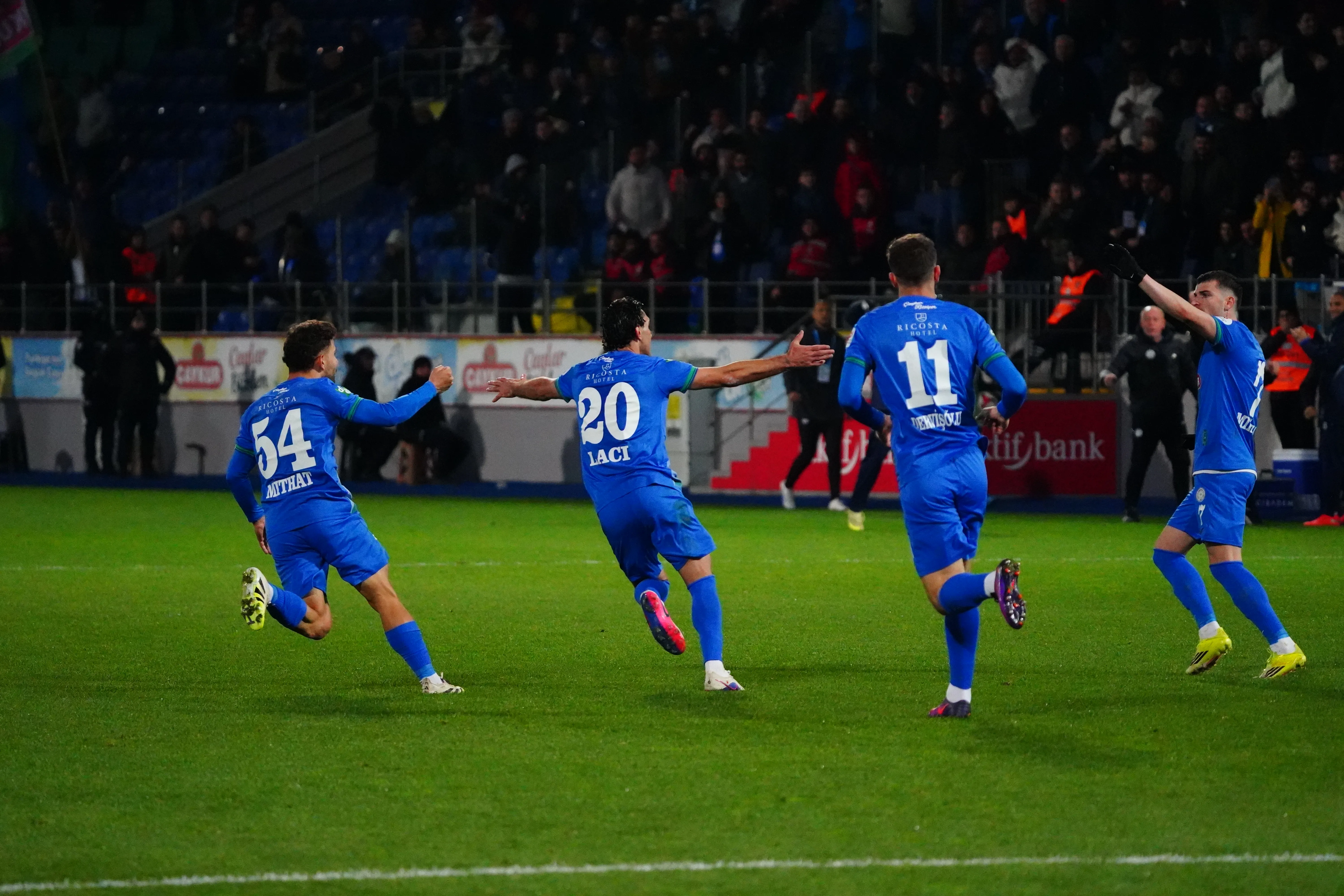 Atmaca'dan Muhteşem Geri Dönüş: Çaykur Rizespor Evinde Gaziantep FK'yı Devirdi!
