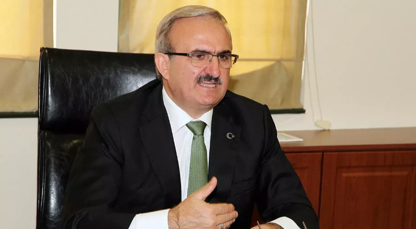 Münir Karaloğlu kimdir?