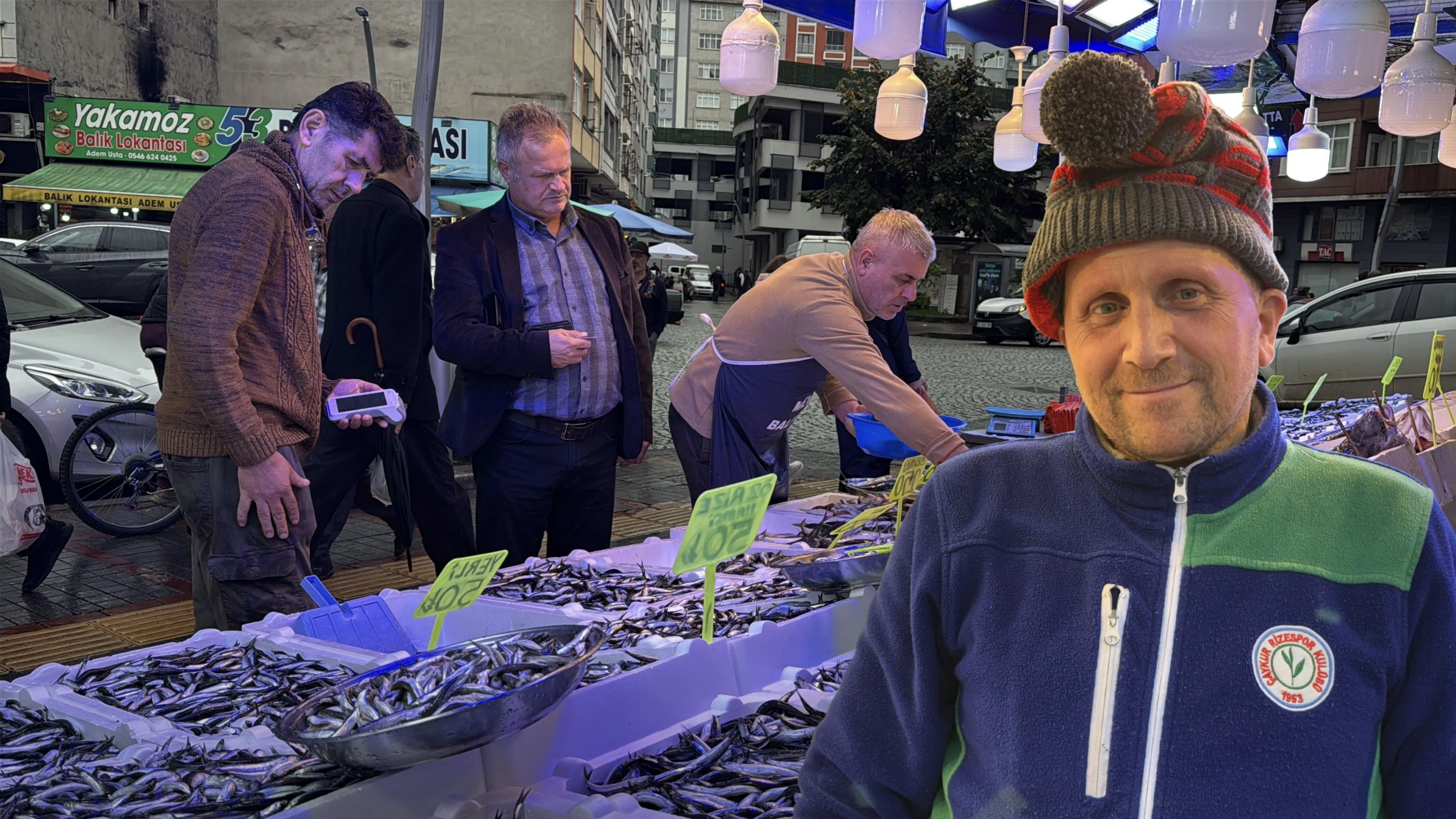 Rize'de hamsinin kilogramı 50 liraya satılıyor